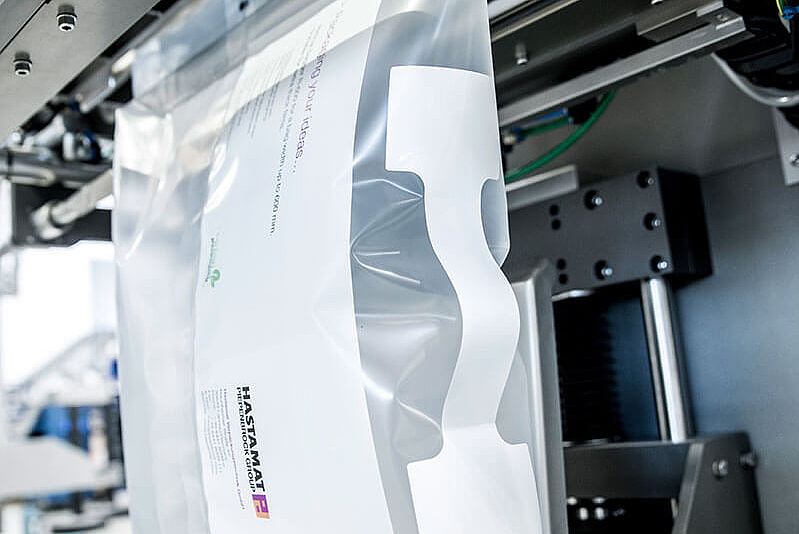 Detailansicht eines Beutels in einer Schlauchbeutelmaschine